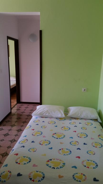 Apartments And Rooms Mirjana Bibinje Ruang foto