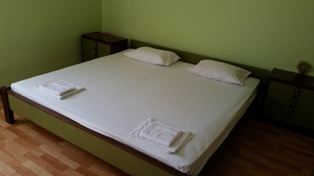 Apartments And Rooms Mirjana Bibinje Ruang foto