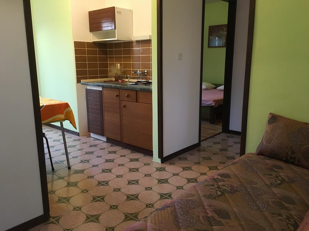 Apartments And Rooms Mirjana Bibinje Bagian luar foto